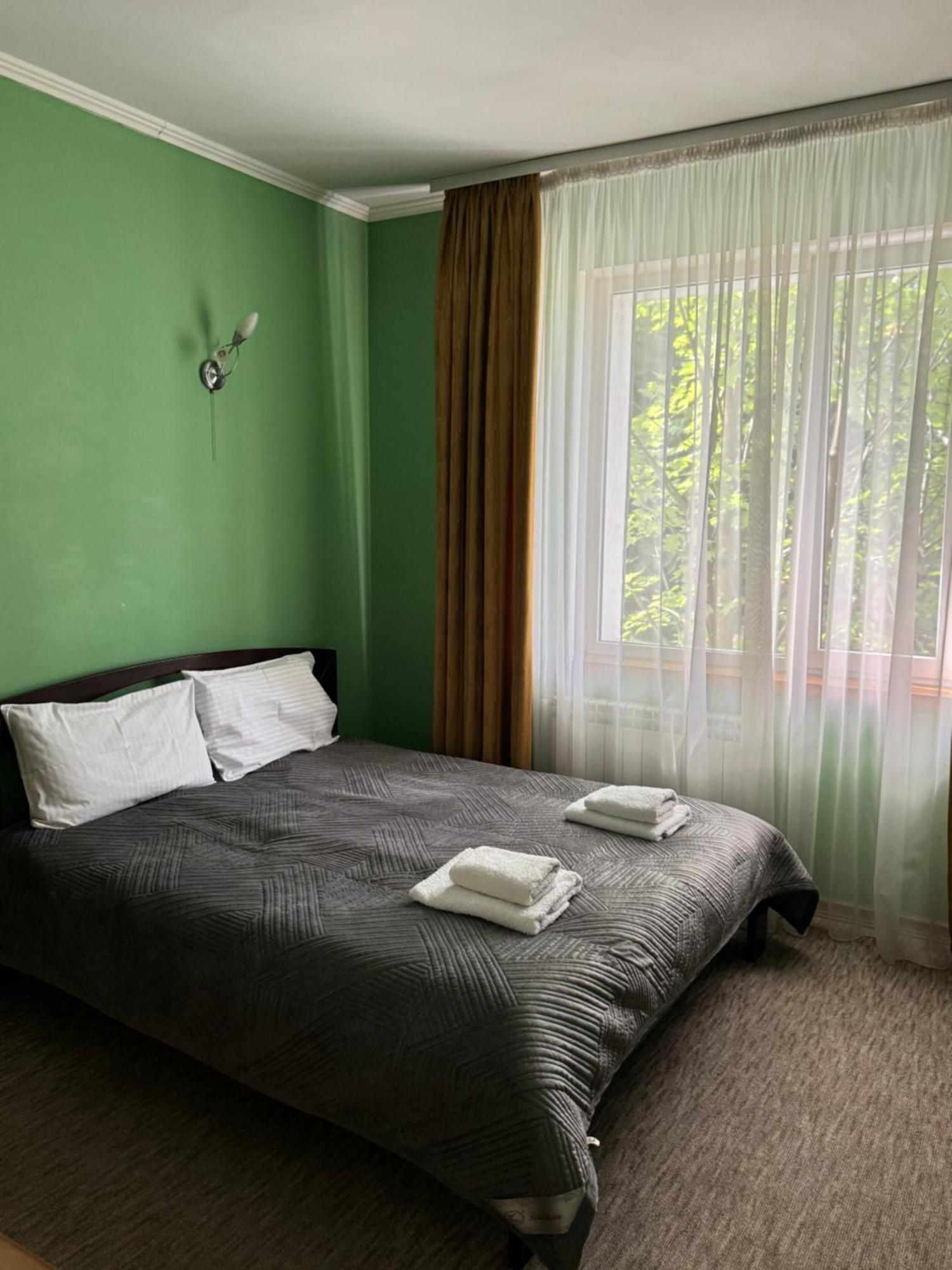 Лелеч Hotel Tatariv Exterior foto